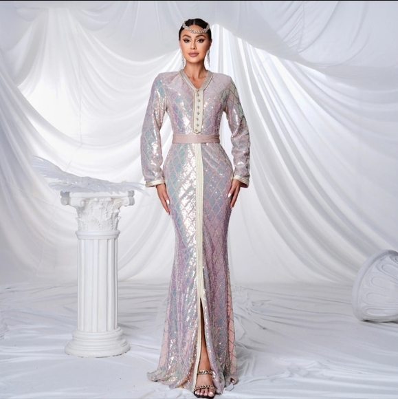 Pink V-Neck Bishop Sleeve Wedding Gown - Picture 10 of 13